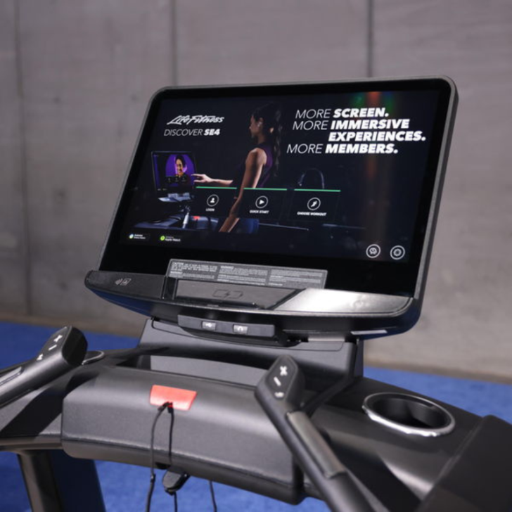 Picture of Integrity Series Discover SE4 HD Tablet Console Treadmill